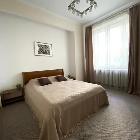 Family Apartment Lviv Exterior photo